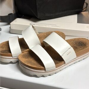 Reef Women's Cream Slide Sandals